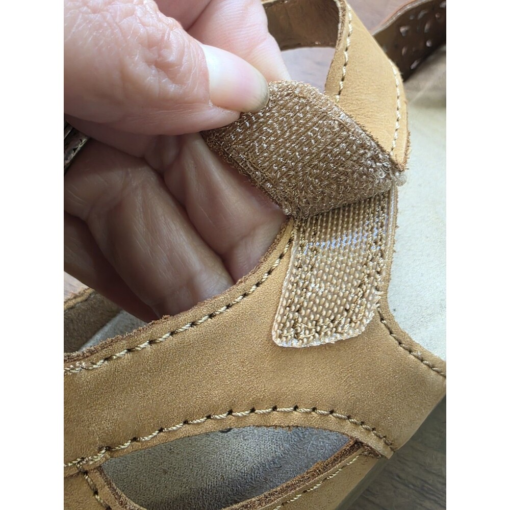Earth Origins Bronnie Perforated Leather Mary Jane Sandals Size 8M - Picture 10 of 14